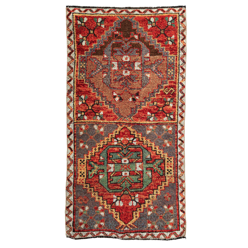Z943 Handwoven Vintage Rug 2'9 x 5’4