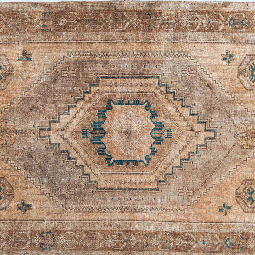 Z945 Handwoven Vintage Rug 3'4 x 6’6