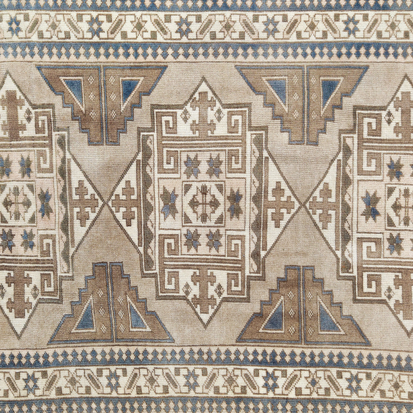 Z953 Handwoven Vintage Rug 4'1 x 6’7