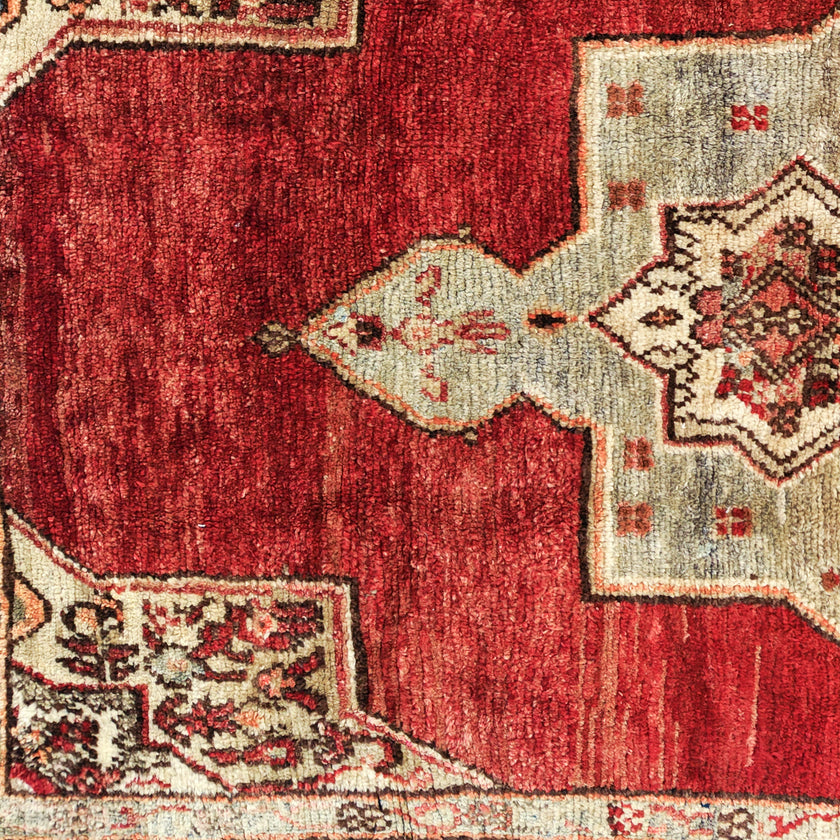 Z963 Handwoven Vintage Rug 4'3 x 6’5