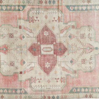 Z970 Handwoven Vintage Rug 4'4 x 7’4