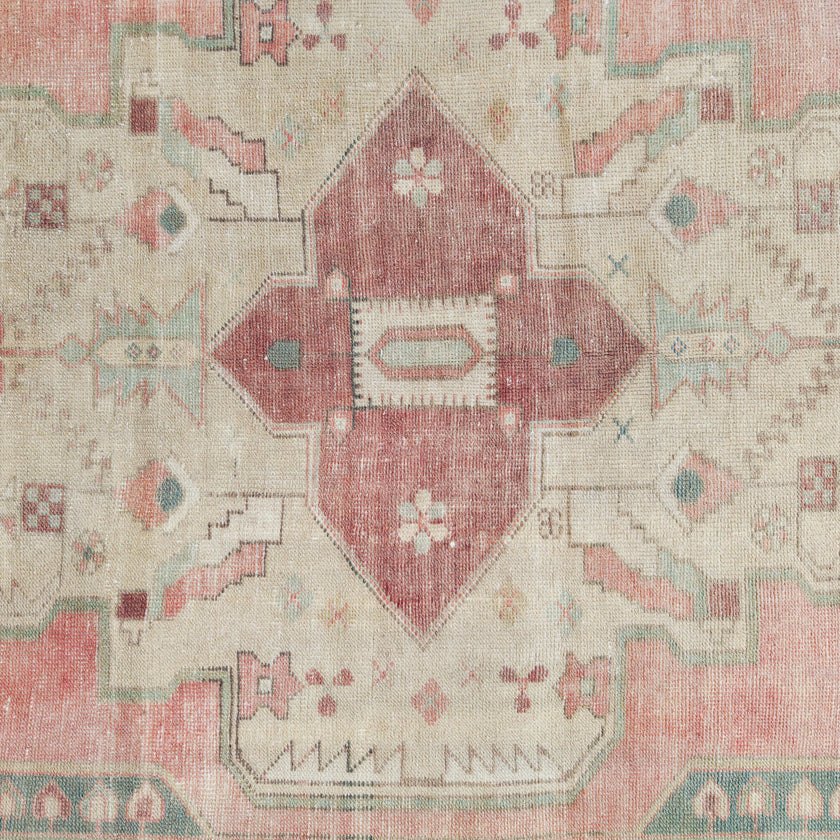 Z970 Handwoven Vintage Rug 4'4 x 7’4