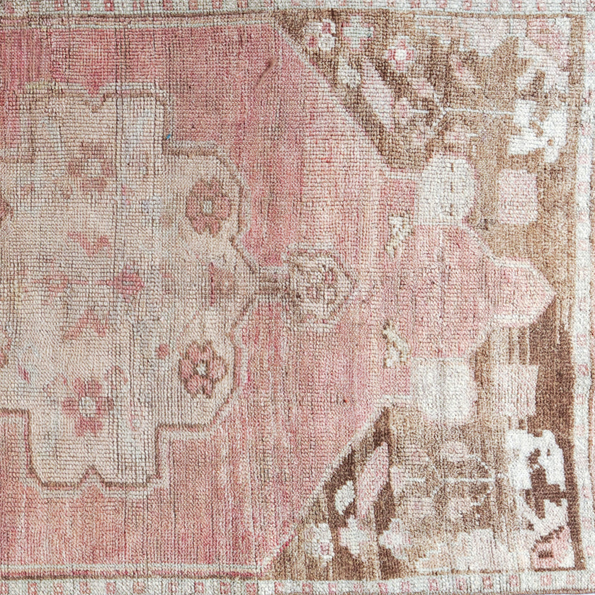 Z971 Handwoven Vintage Rug 2'6 x 6’9