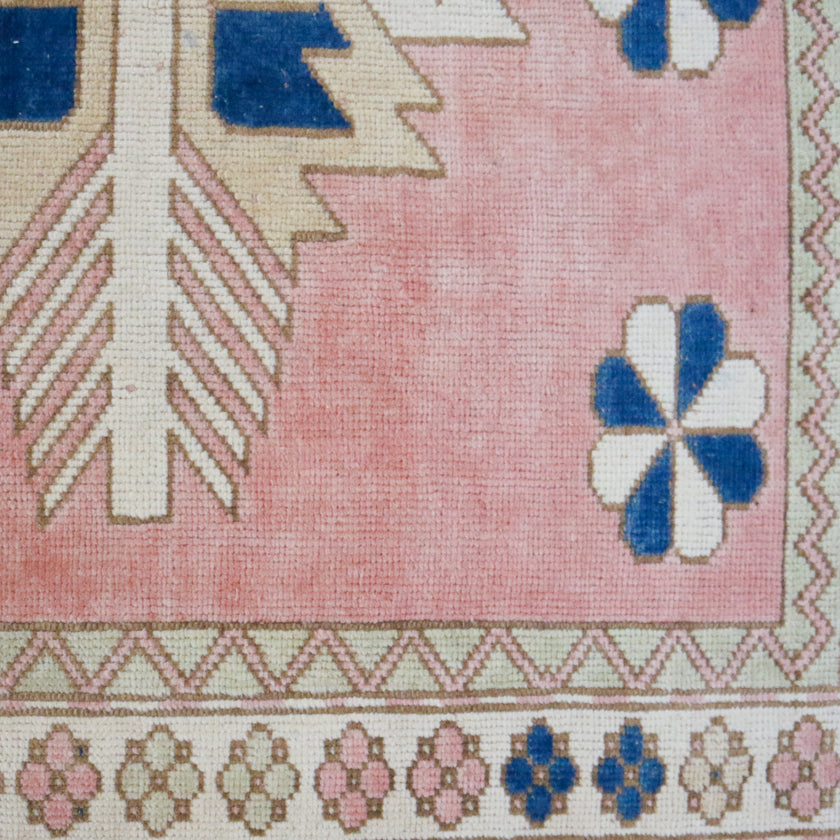 Z973 Handwoven Vintage Rug 4’11 x 5