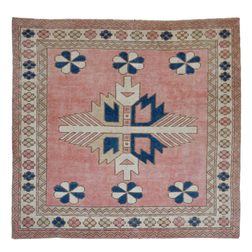 Z973 Handwoven Vintage Rug 4’11 x 5