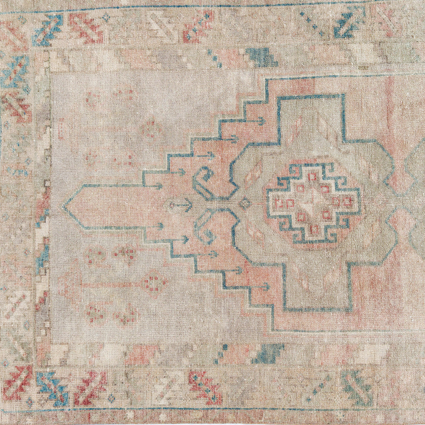 Z981 Handwoven Vintage Rug 3'8 x 6’11