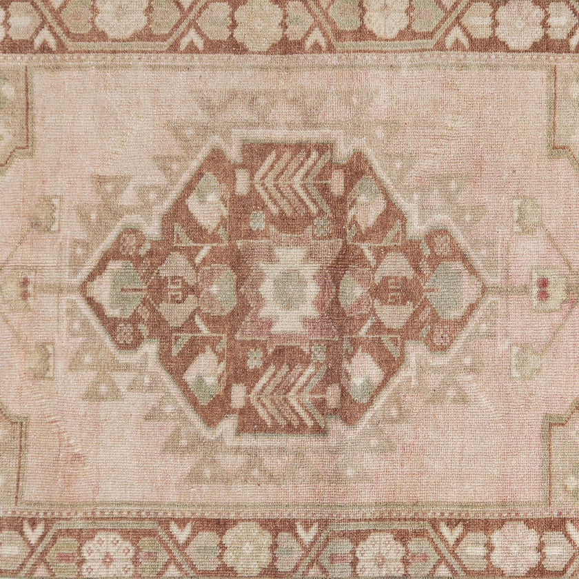 Z982 Handwoven Vintage Rug 2'9 x 6’3