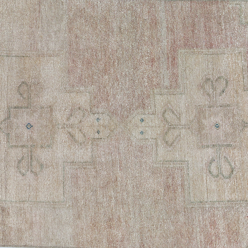 Z986 Handwoven Vintage Rug 2'7 x 8’4