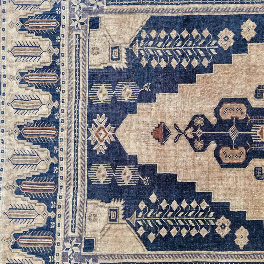 Z992 Handwoven Vintage Rug 3’1 x 9’2