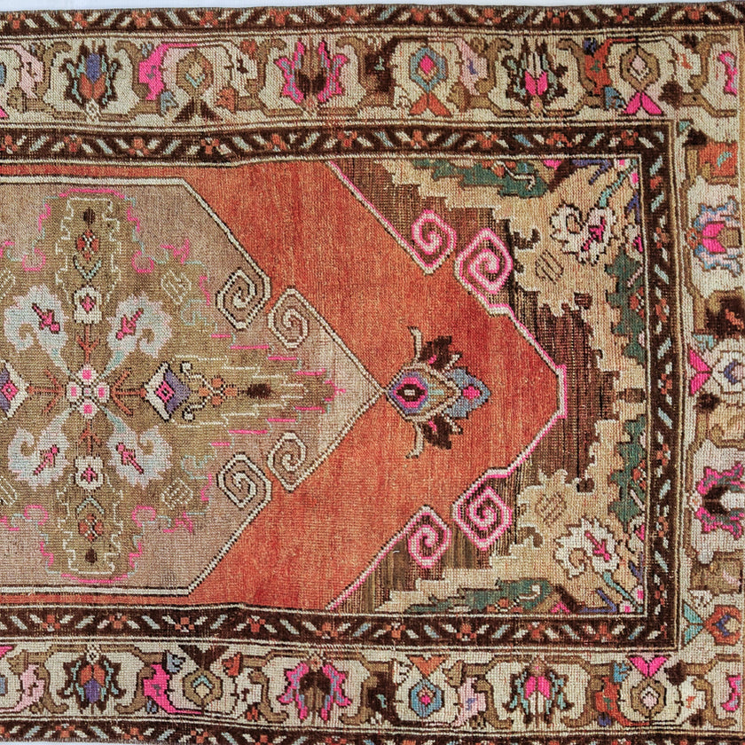 Z999 Handwoven Vintage Rug 3'3 x 10’9
