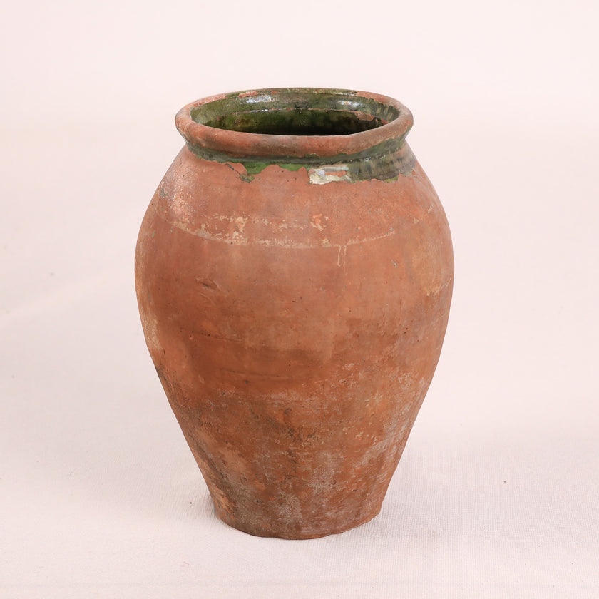 Olive Jar ZK106 (14 h x 32 c)