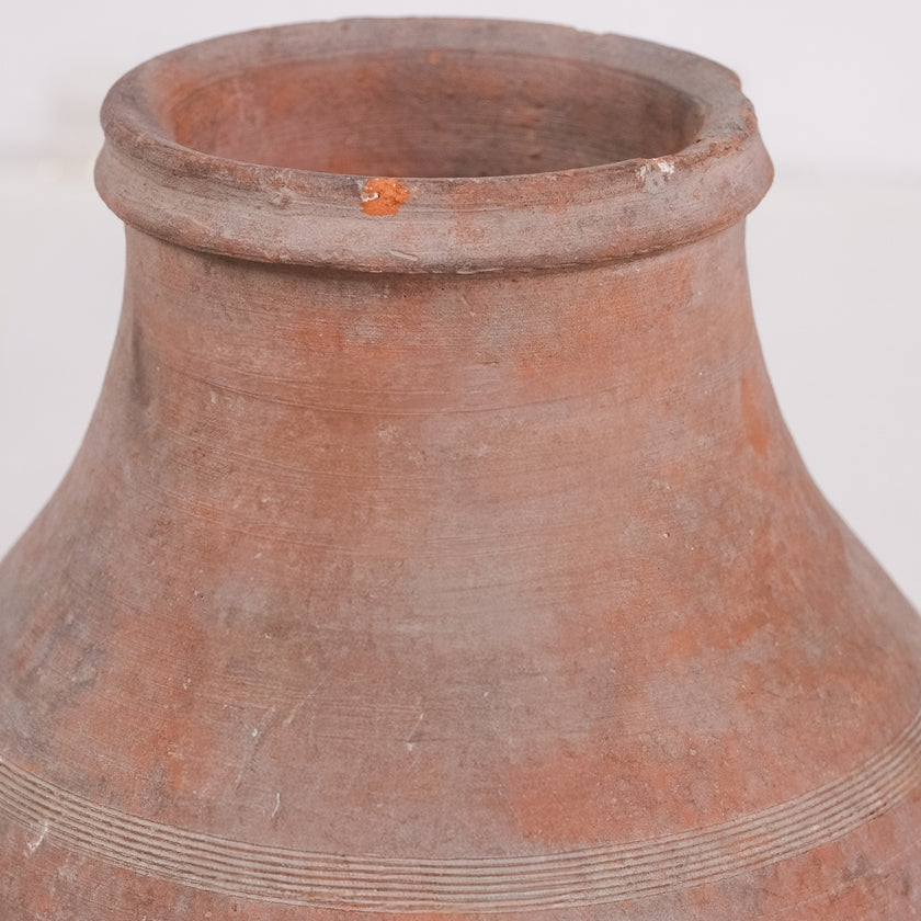 Olive Jar ZK138 (17 h x 33 c)
