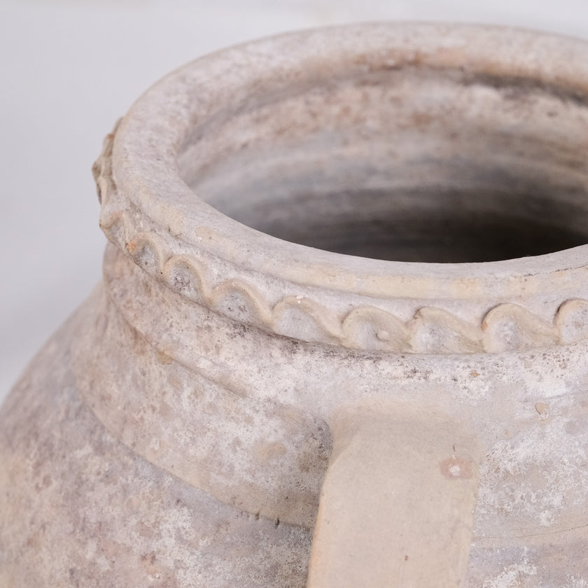 Olive Jar ZK181 (19 h x 38 c)