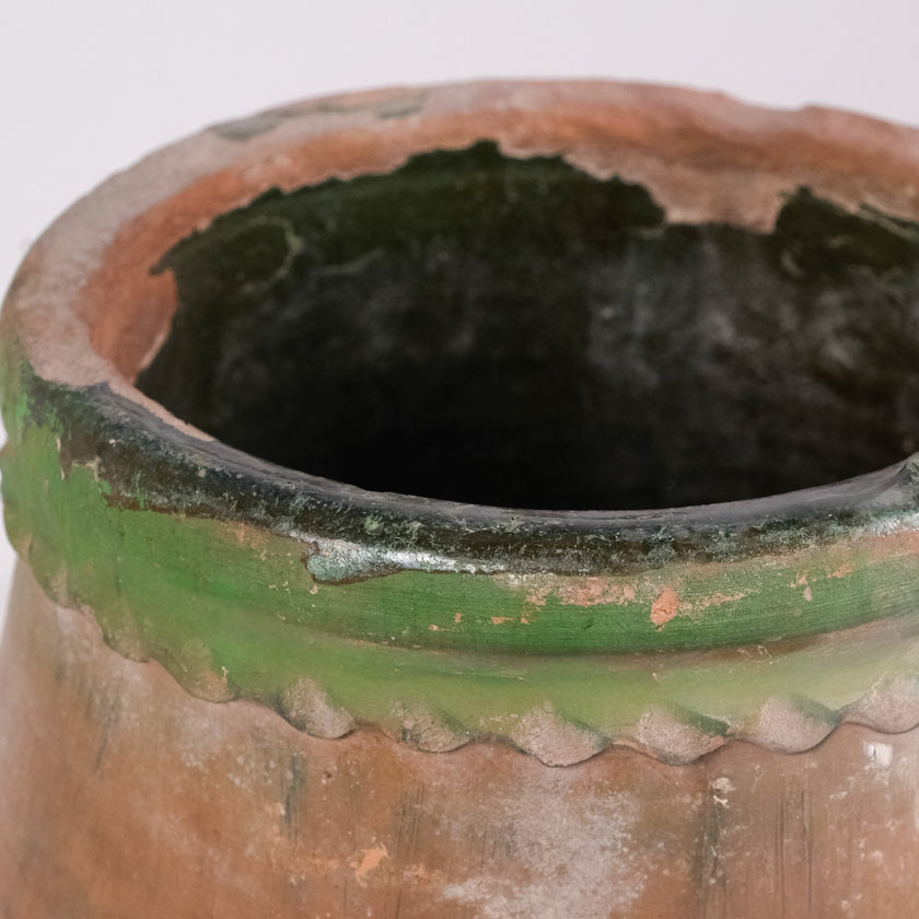 Olive Jar ZK209 (25 h x 47 c)