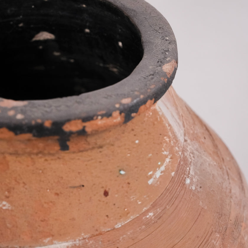 Olive Jar ZK212 (22 h x 40 c)