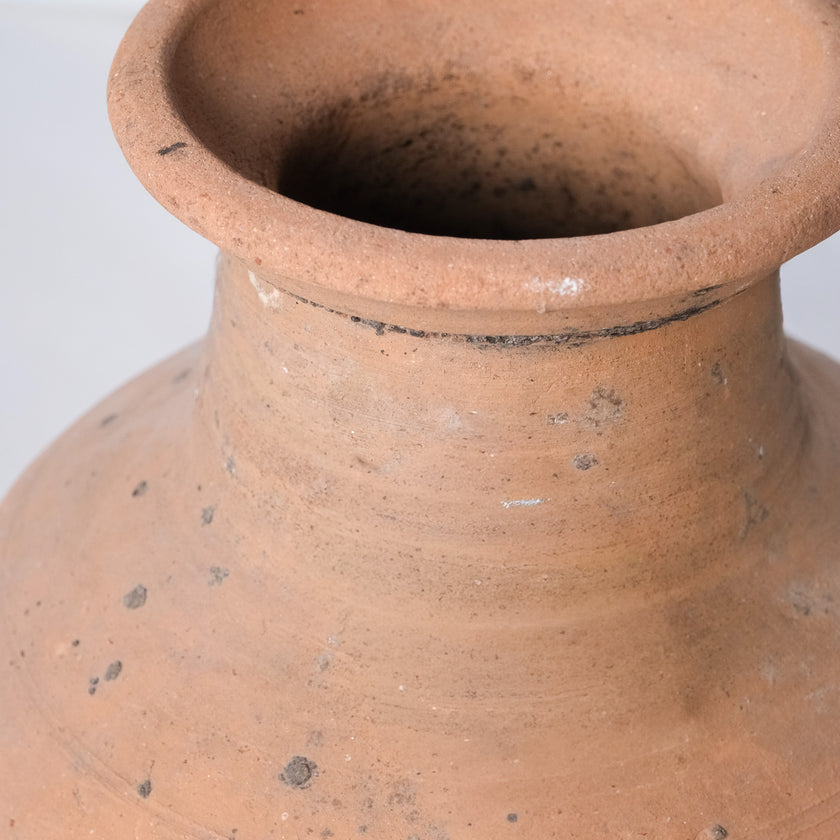 Olive Jar ZK225 (21 h x 43 c)
