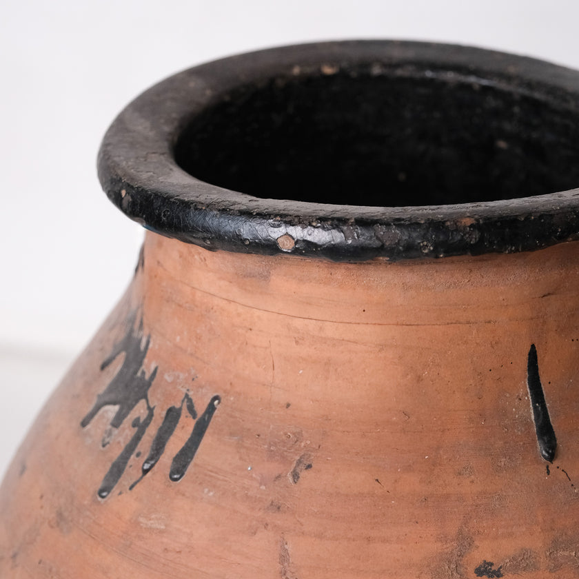 Olive Jar ZK233 (22 h x 40 c)