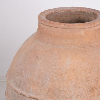 Olive Jar ZK247 (31 h x 63 c)
