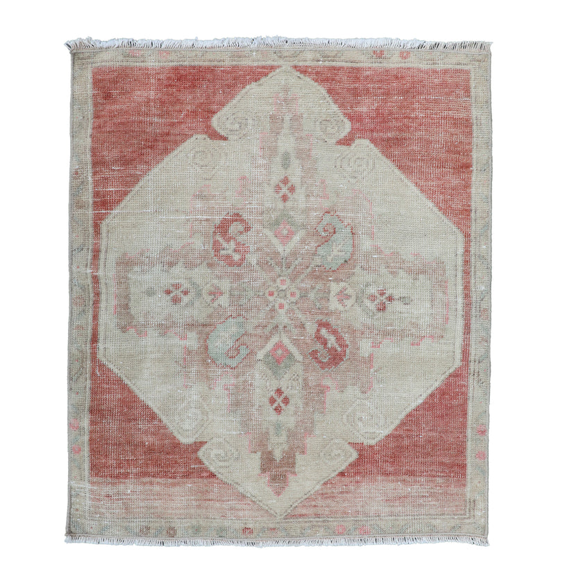ZM112 Handwoven Vintage Rug 2’2x2’7