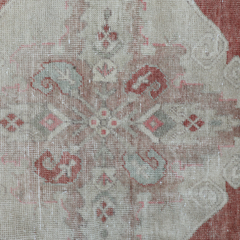 ZM112 Handwoven Vintage Rug 2’2x2’7