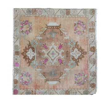 ZM114 Handwoven Vintage Rug 2’2x2'3