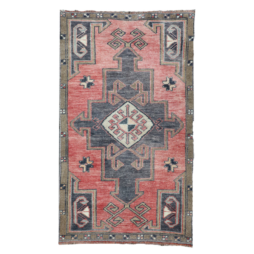 ZM116 Handwoven Vintage Rug 1’8x2’9