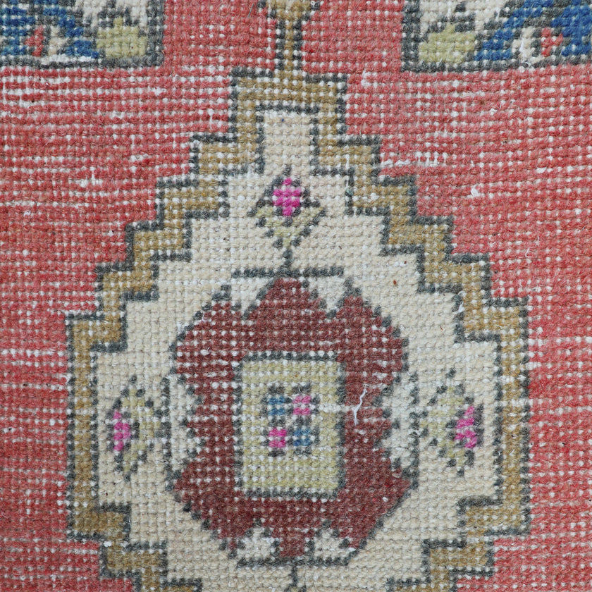 ZM120 Handwoven Vintage Rug 1’5x2’11