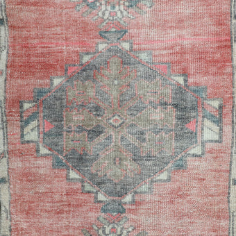 ZM128 Handwoven Vintage Rug 1’8x2'8