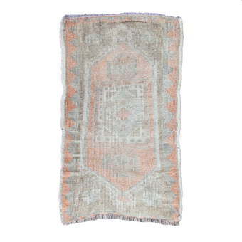 ZM136 Handwoven Vintage Rug 1’7x2'9