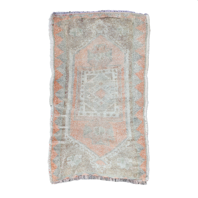 ZM136 Handwoven Vintage Rug 1’7x2'9