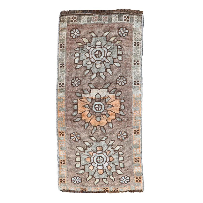 ZM142 Handwoven Vintage Rug 1’4x2'9