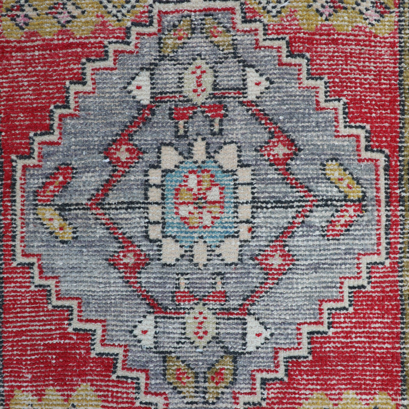 ZM193 Handwoven Vintage Rug 1’8x3'4