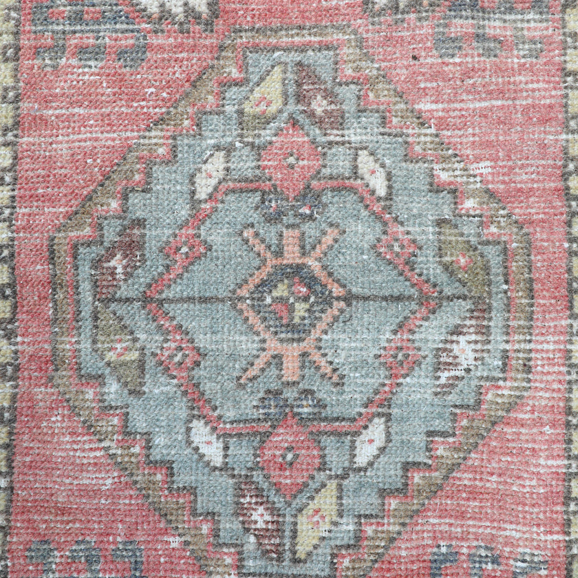 ZM215 Handwoven Vintage Rug 1’6x3