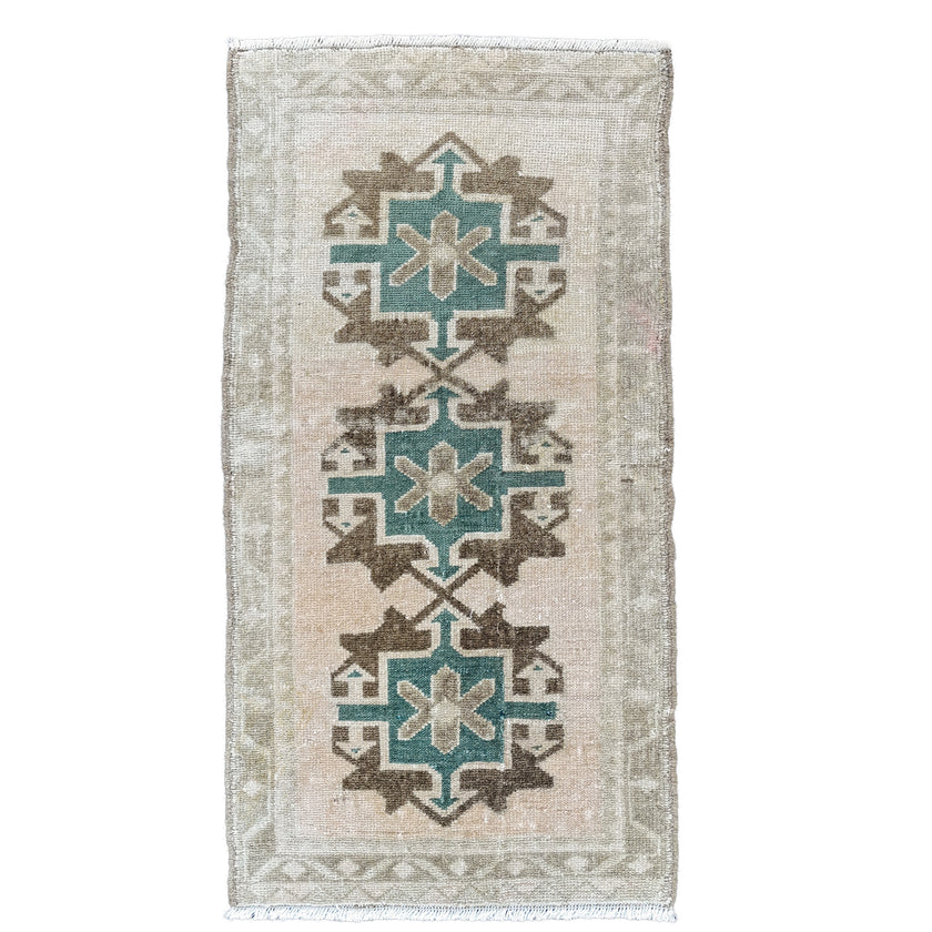 MB216 Handwoven Vintage Rug 1'8x3’3