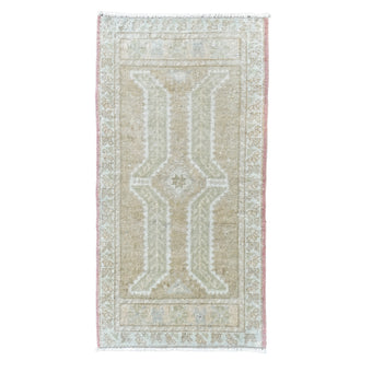 MB220 Handwoven Vintage Rug 1’6x3