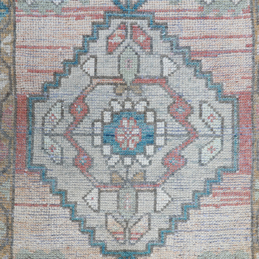 ZM222 Handwoven Vintage Rug 1’7x3'5