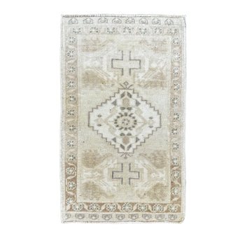 MB223 Handwoven Vintage Rug 1'7x2’8