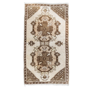 MB231 Handwoven Vintage Rug 1'8x3’3