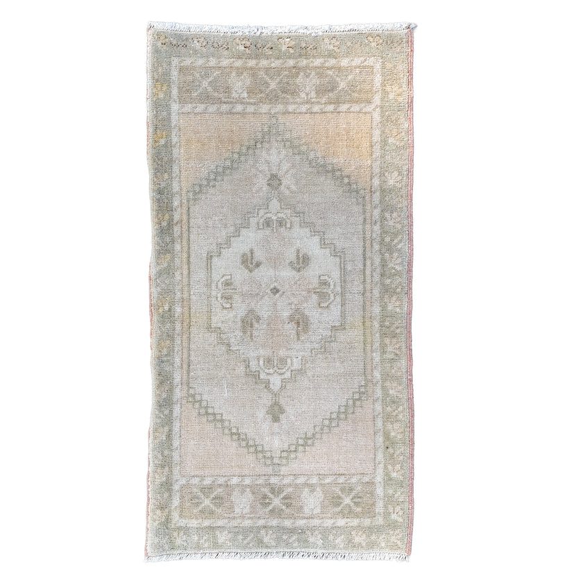 MB232 Handwoven Vintage Rug 1’7x3’4