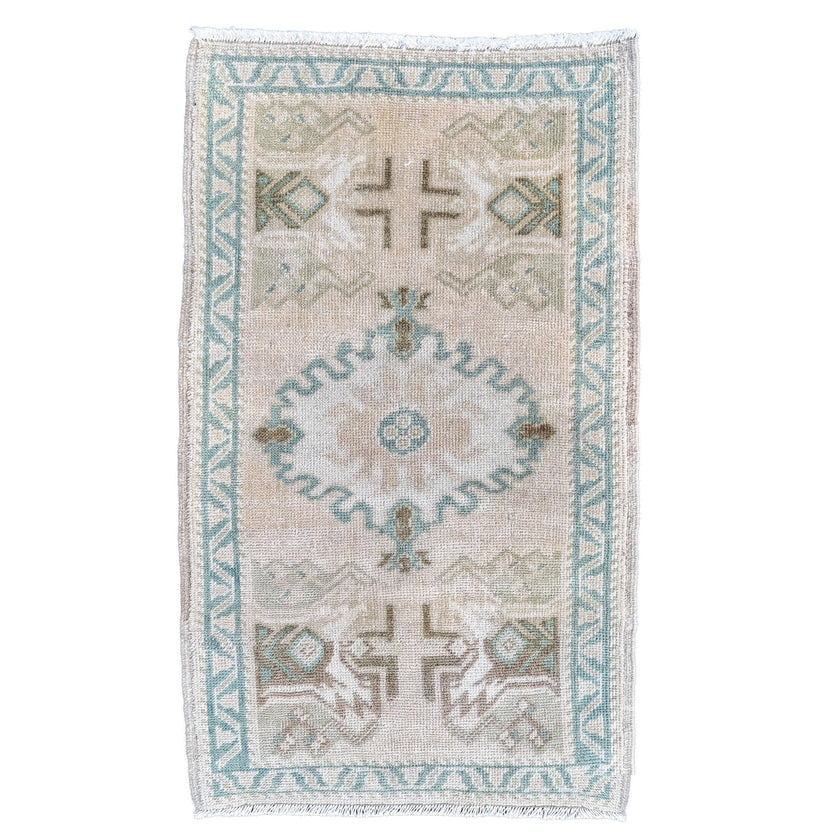 MB235 Handwoven Vintage Rug 1’9x3