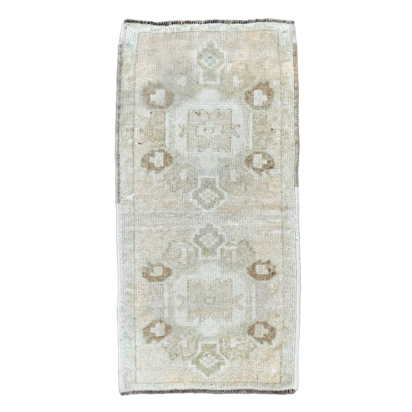 MB242 Handwoven Vintage Rug 1'7x3’3