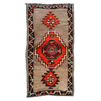 ZM290 Handwoven Vintage Rug 1’7 x 2’11