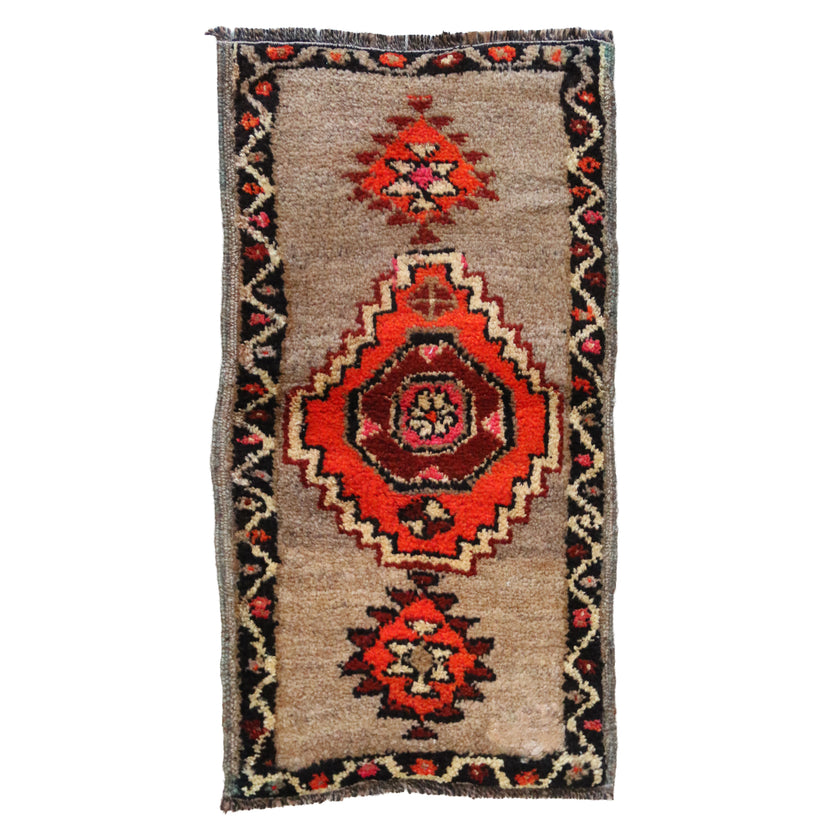 ZM290 Handwoven Vintage Rug 1’7 x 2’11