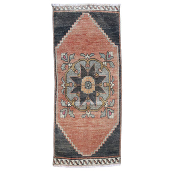 ZM292 Handwoven Vintage Rug 1’4 x 3'2