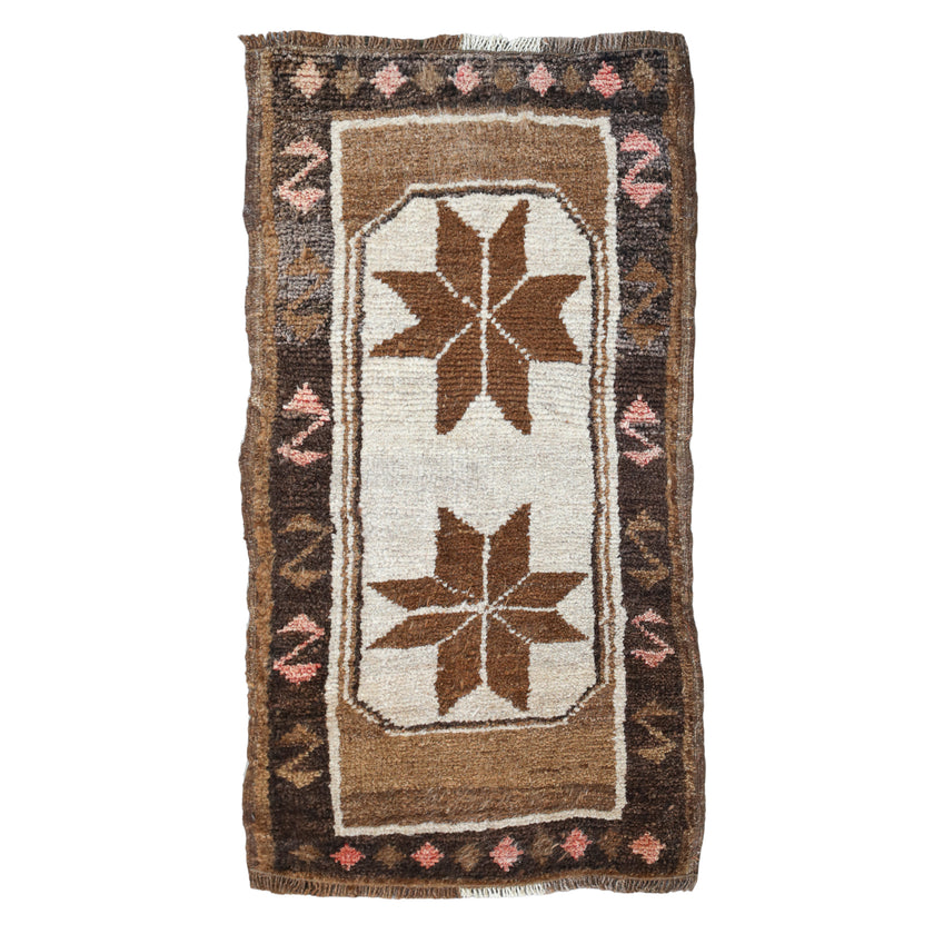 ZM302 Handwoven Vintage Rug 1’5 x 2’9