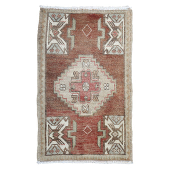 ZM319 Handwoven Vintage Rug 1’8 x 2'8