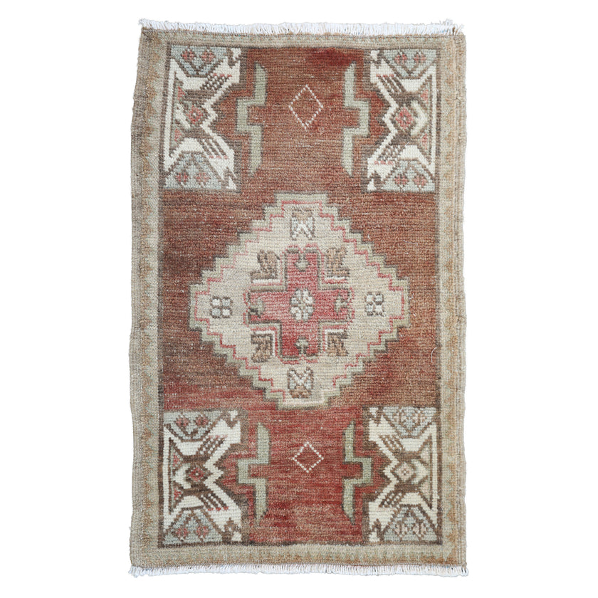 ZM319 Handwoven Vintage Rug 1’8 x 2'8