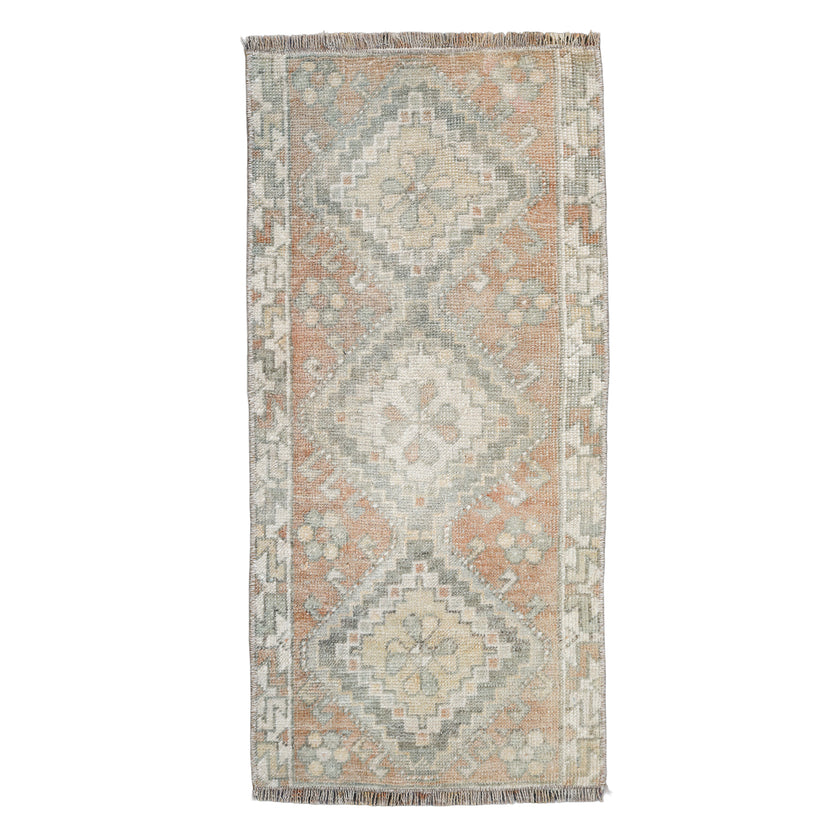 ZM320 Handwoven Vintage Rug 1’3 x 2'8