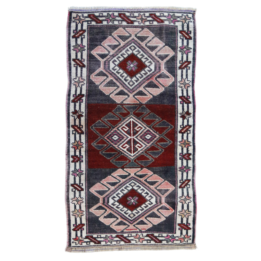 ZM324 Handwoven Vintage Rug 1’7 x 2'10