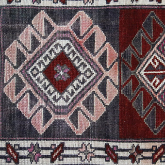 ZM324 Handwoven Vintage Rug 1’7 x 2'10